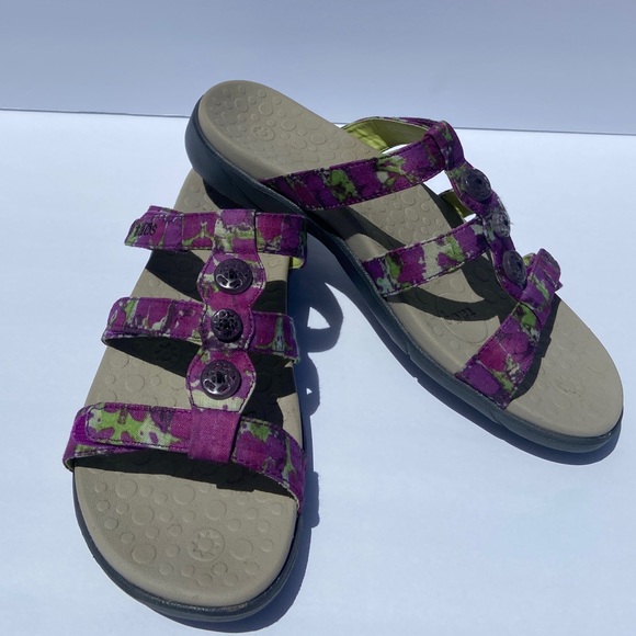 Taos Footwear Shoes - Taos brand CELEBRATION sandals, size 8